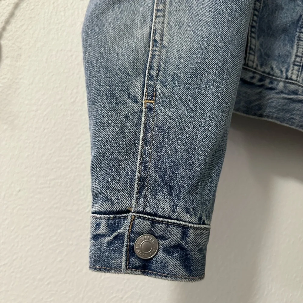 American Eagle Blue Floral Lined Cropped Denim Jacket - Picture 5 of 8